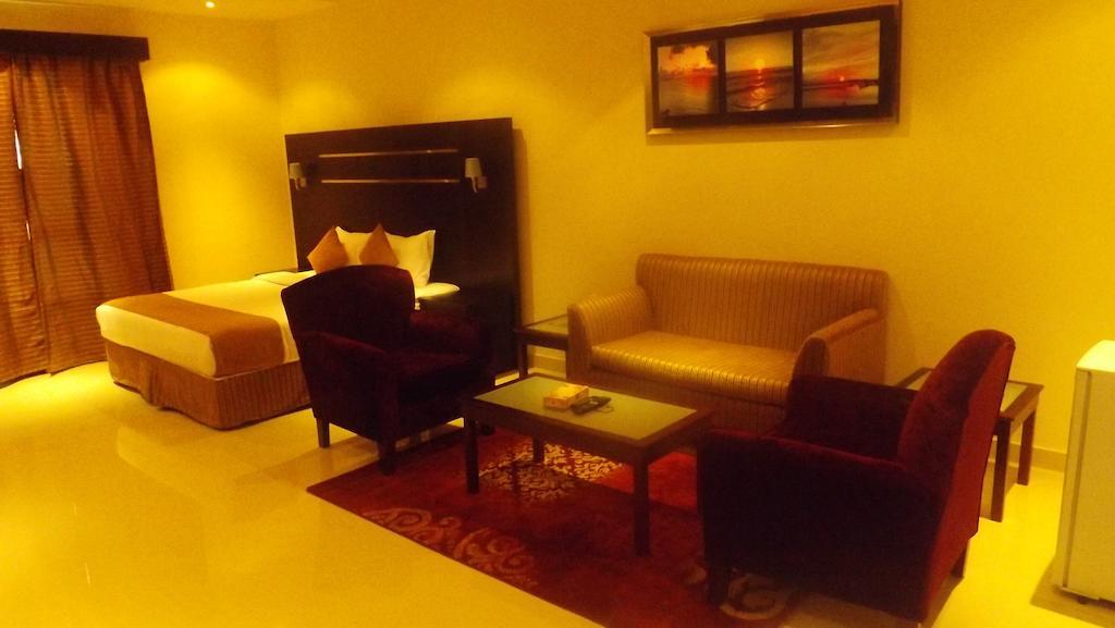 Baron Palace - Almasif Hotel Apartments Riade Quarto foto