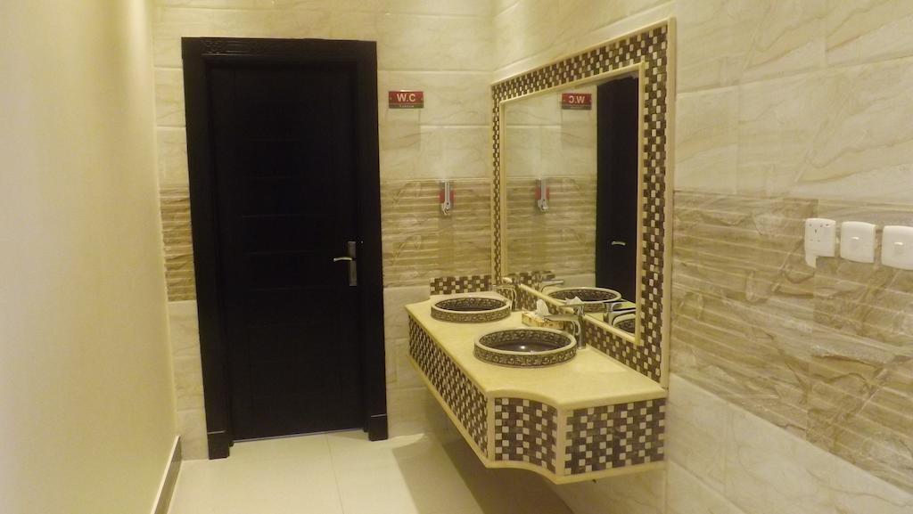 Baron Palace - Almasif Hotel Apartments Riade Quarto foto