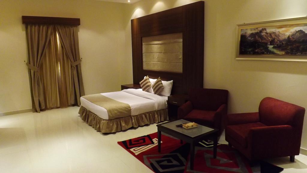 Baron Palace - Almasif Hotel Apartments Riade Quarto foto