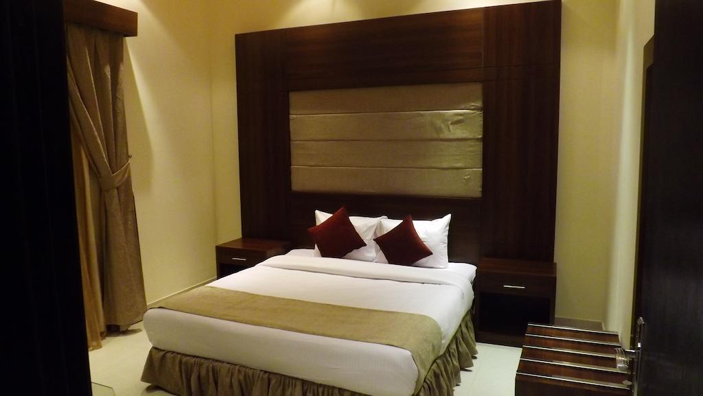 Baron Palace - Almasif Hotel Apartments Riade Quarto foto