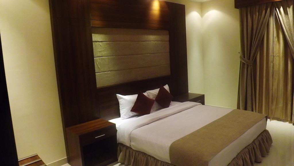 Baron Palace - Almasif Hotel Apartments Riade Quarto foto